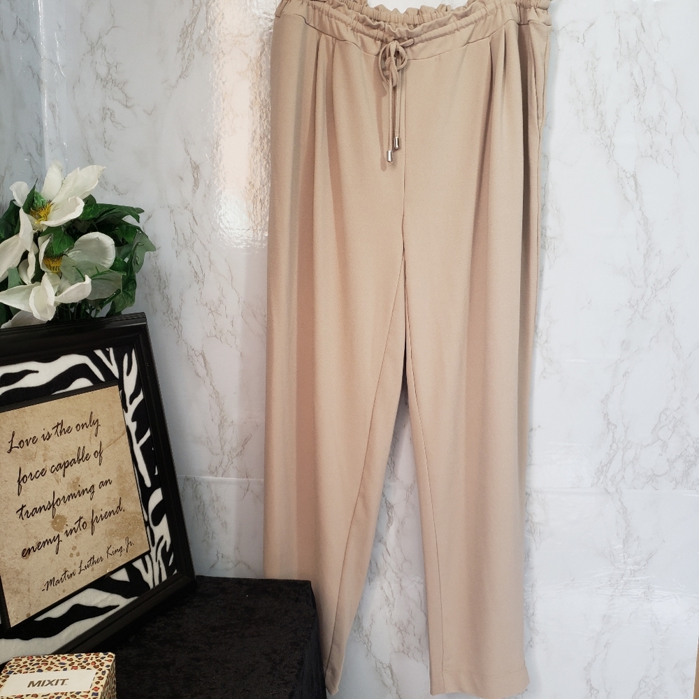 Melissa Paige Tan Pants (Small-Petite)
